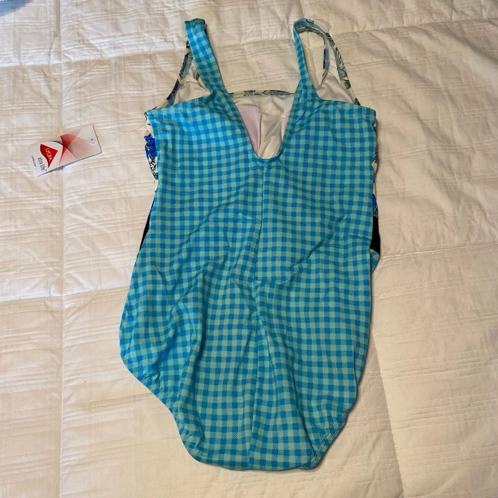 Lands End Lyrica 1 Piece Bathingsuit size 6P - Picture 4 of 6